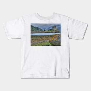 Eilean Donan Castle  198, the Highlands, Scotland Kids T-Shirt